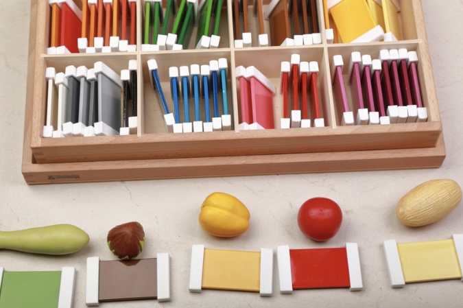Montessori Vorschule Kinder Wahrnehmung Sensorik