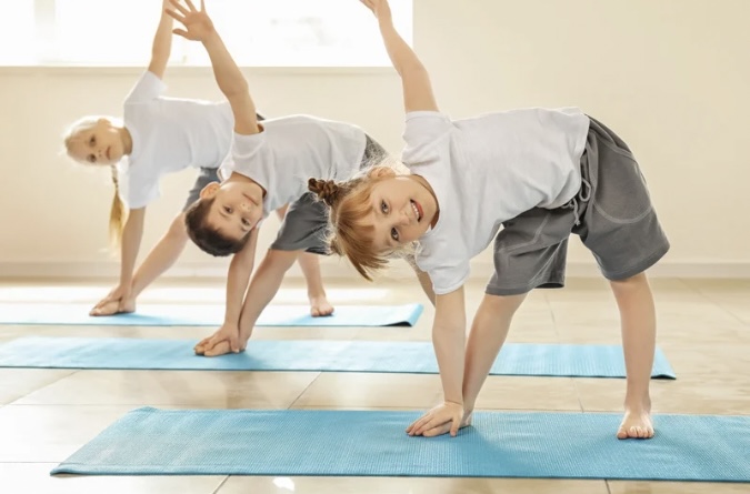 Montessori Kinder Kindergesundheit Kindersport Yoga